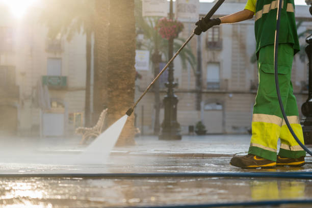 Best Pool Deck Cleaning  in Oaklawn Sunview, KS